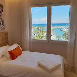 Apartment Fantastic In Front Of The Sea & Marina