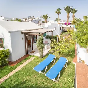 https://casa-aurora-puerto-del-carmen-lanzarote.in-canary-islands.com