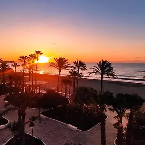 Estepona, En Primera Linea De Playa Apartamento