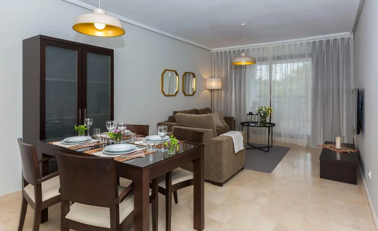 Ξενοδοχείο με διαμερίσματα Ona Valle Romano Golf & Resort Εστεπόνα